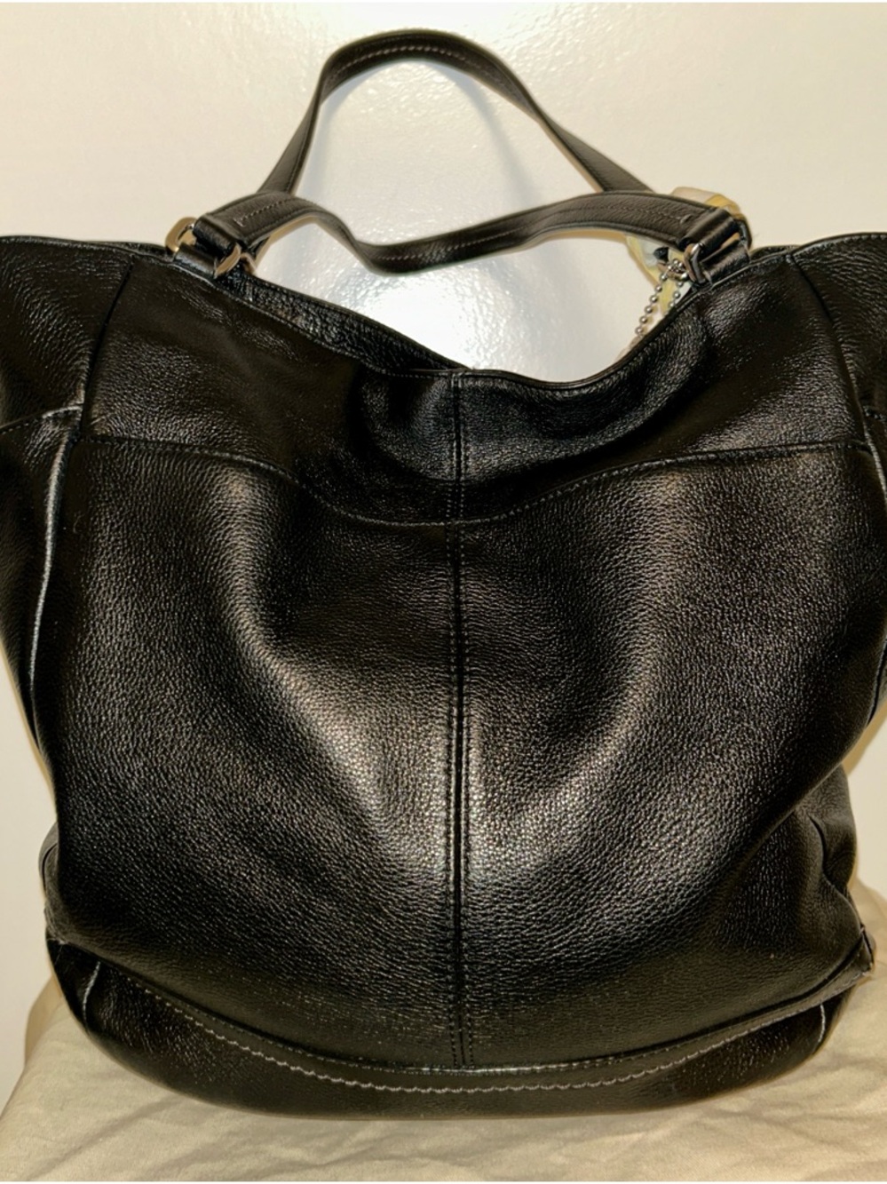 Coach Park Black Leather Tote Bag. EUC. Fun Vintage Handkerchief included. - Picture 4 of 10
